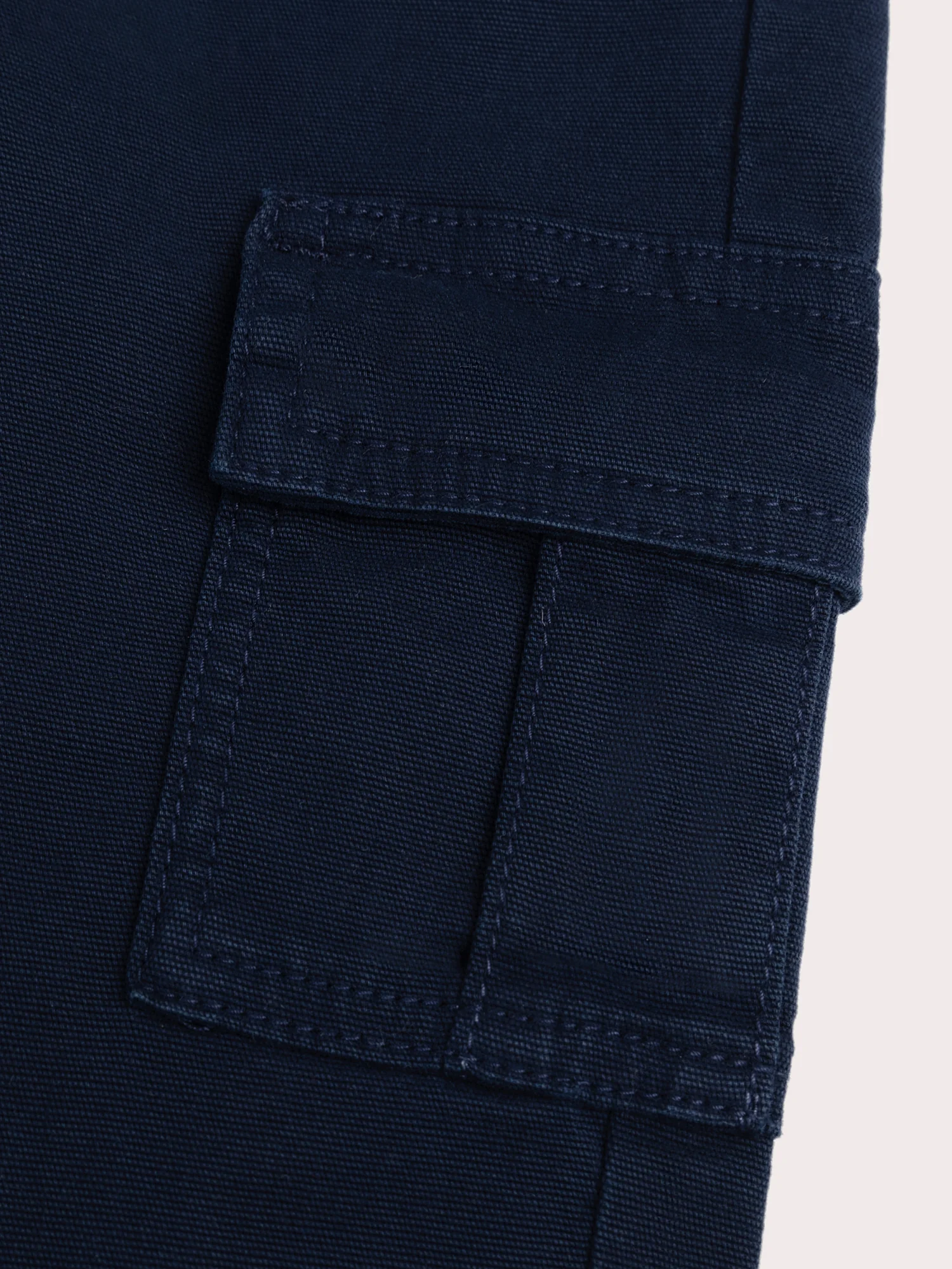 Pantalon bleu coupe cargo – Image 2