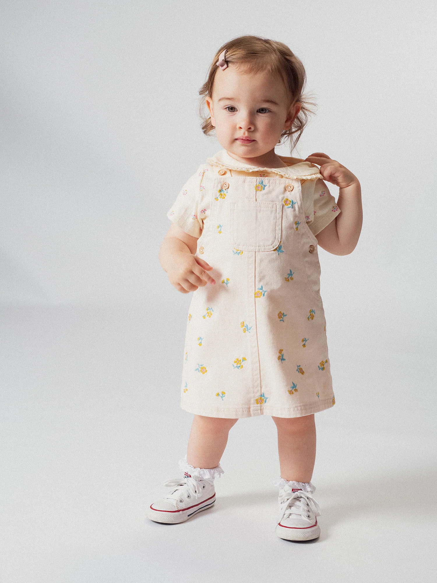 Robe salopette à fleures pour bébé fille – Image 2