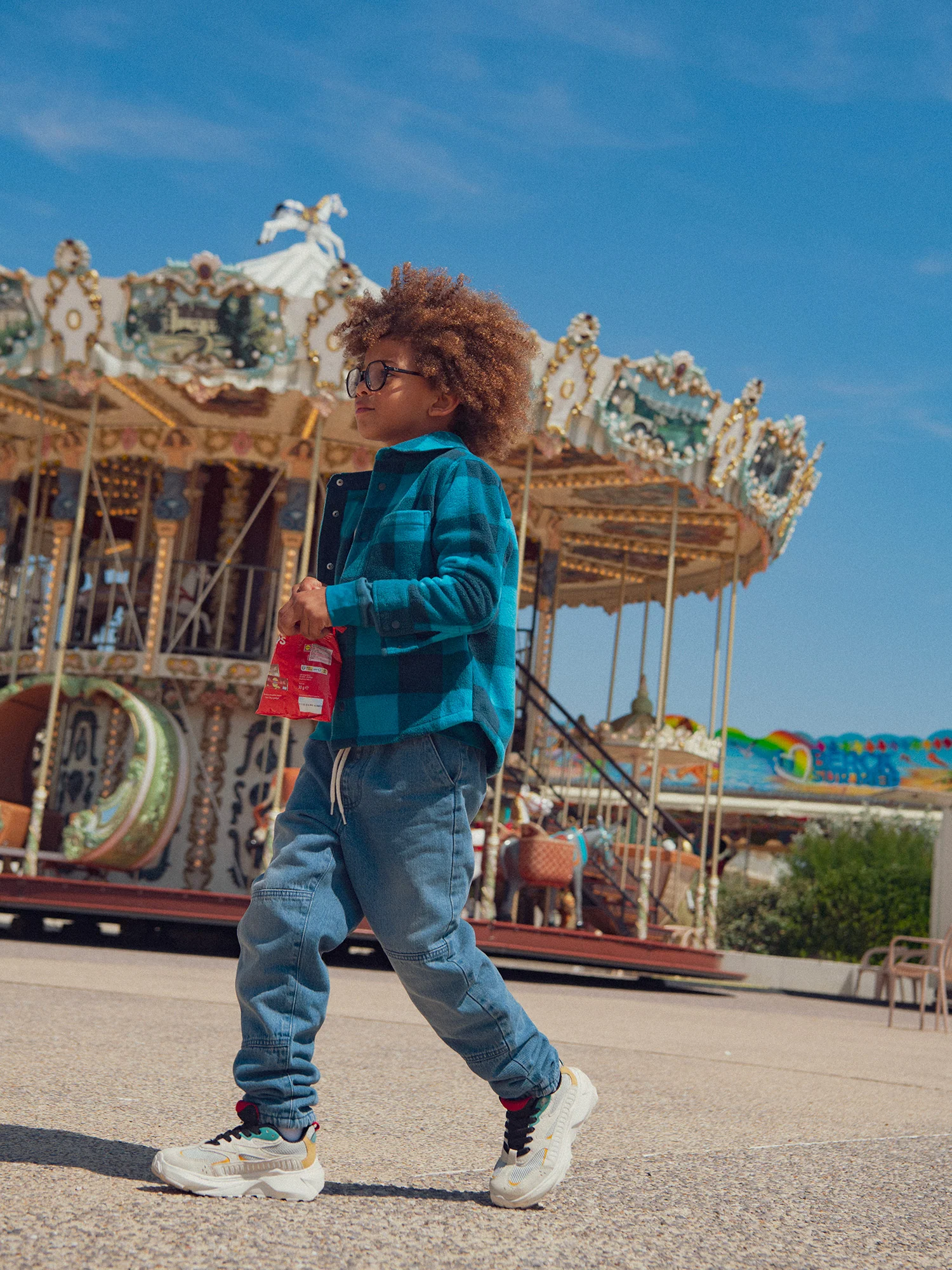 Chemise à carreaux noirs et bleus en polaire – Image 2