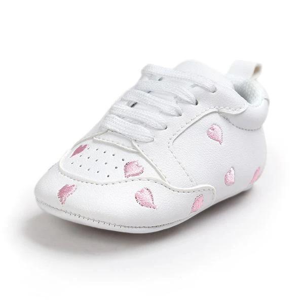 Baskets basses motifs cœurs à lacets – Image 4