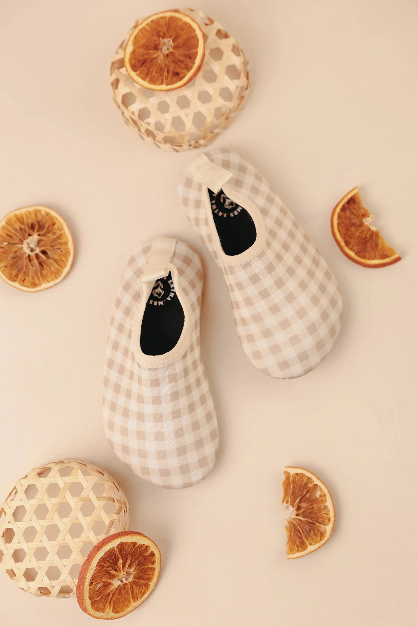 Chaussures de natation - Vintage squares – Image 4