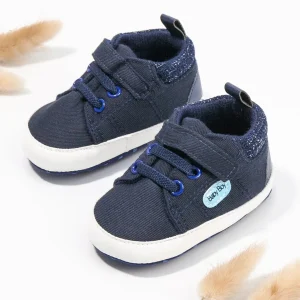 Baskets basses classiques à lacets